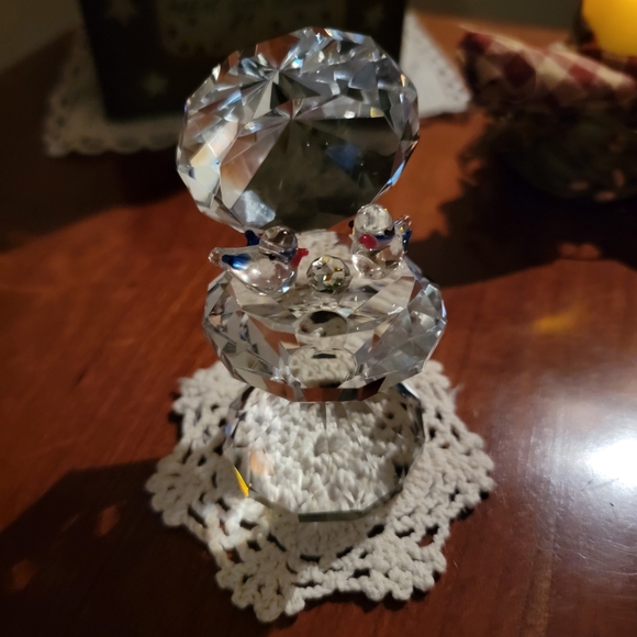 CRYSTAL WORLD ♡ Sweet Vintage Heavy Crystal Bird Bath Two Birds 'n Crystal Ball - Picture 13 of 17